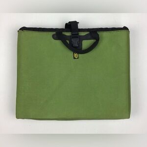 Timbuk2 laptop sleeve green